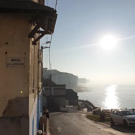 L'envol Des Vues Mers Dominante Au Centre Bourg
